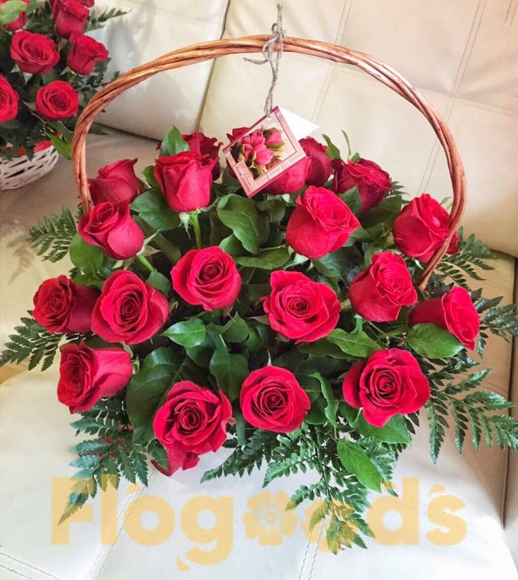 Корзина «Донна роза» за 12 378 руб.